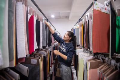 服裝業向“新”而行 從元宇宙旗艦店到工廠合伙人，解碼紡織品研發新范式